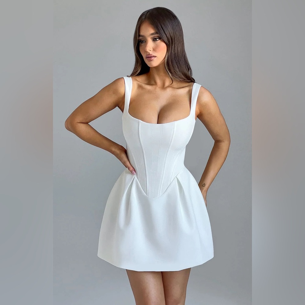 Bachelorette/ bridal/ party mini white dress. Brand new, size M. Col:ivory white